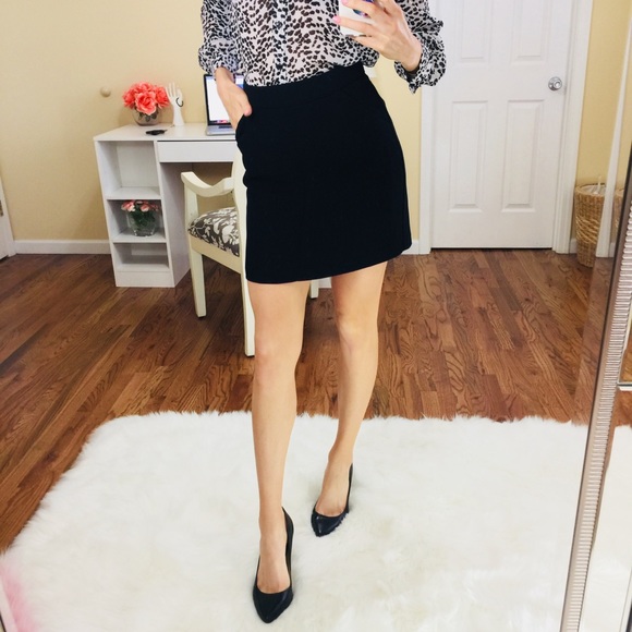 BCBGMaxAzria Dresses & Skirts - BCBGMaxAzria Black Pocket High Waisted Mini Skirt